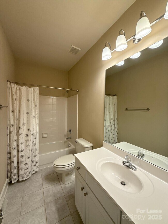 Building Photo - 805 Stargard Ct