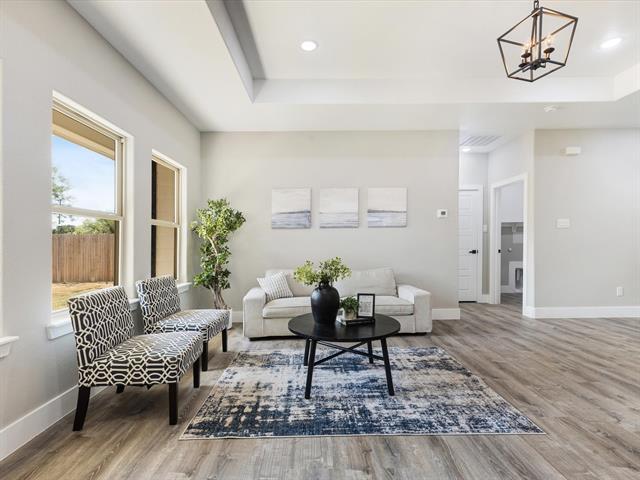 Building Photo - 2411 Mercedes St