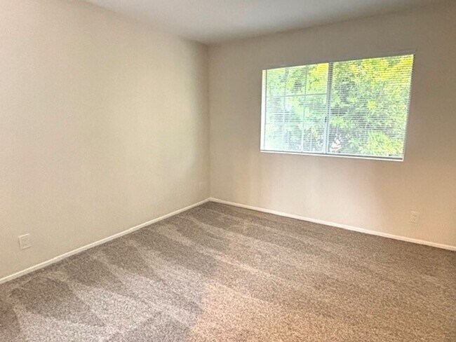 Building Photo - Stylish, Upgraded Laguna Niguel Home Ready...