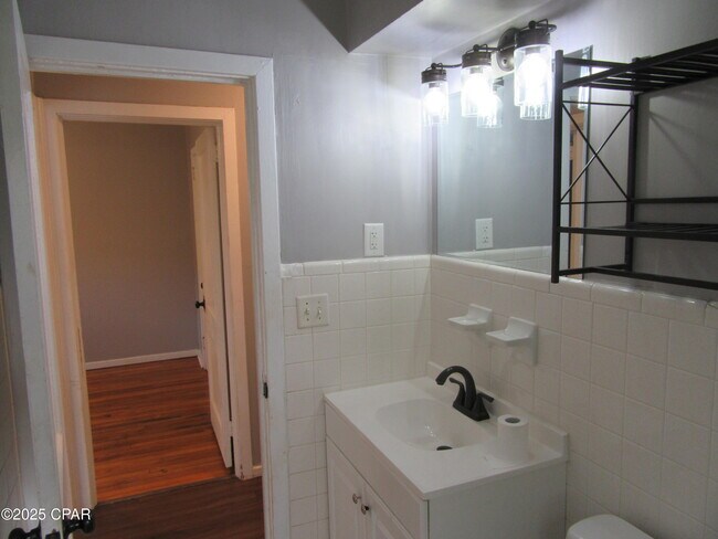 Building Photo - 1114 Fairland Ave