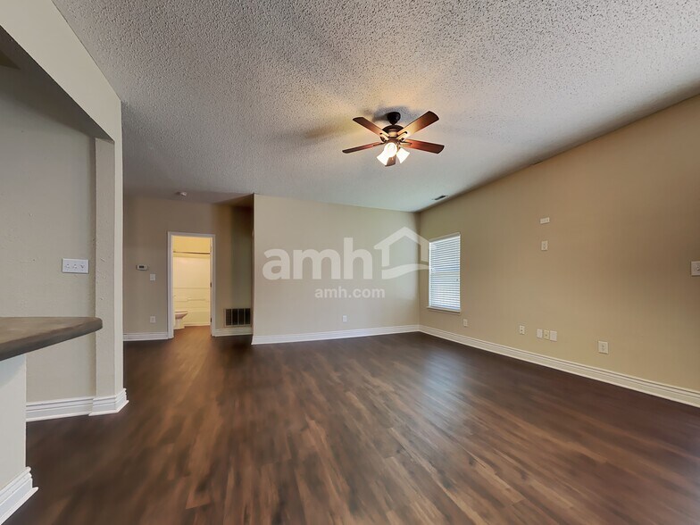 Building Photo - 12247 Inside Trail