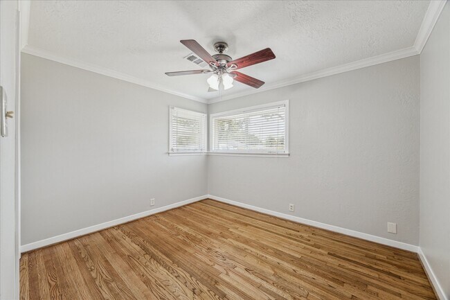 Building Photo - 4118 Gardendale Dr