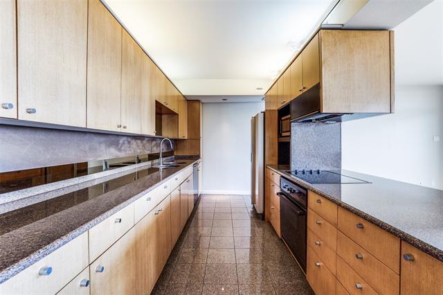 Building Photo - 6211 W Northwest Hwy