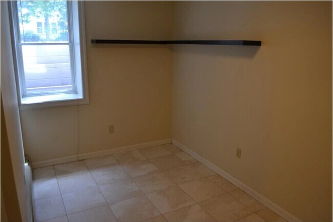 Bedroom - LL - 1003 21st Ave SE