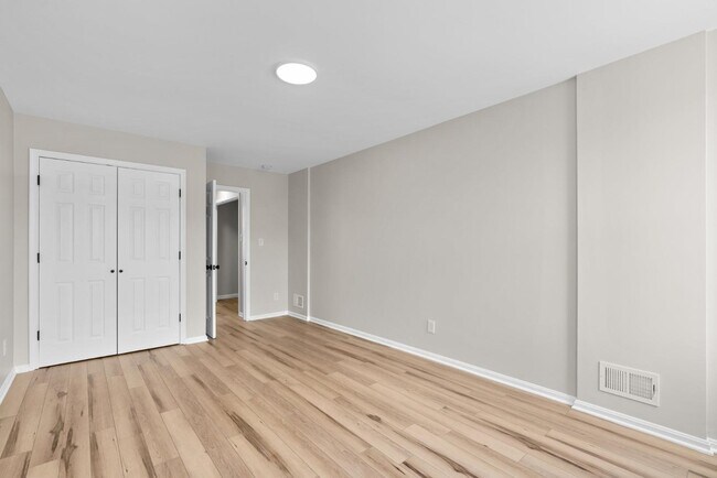 Building Photo - 2037 Jefferson St