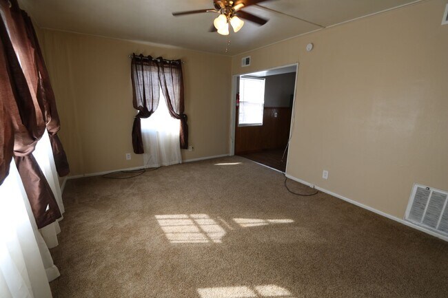 Building Photo - 2408-2410 Flint Hills Dr