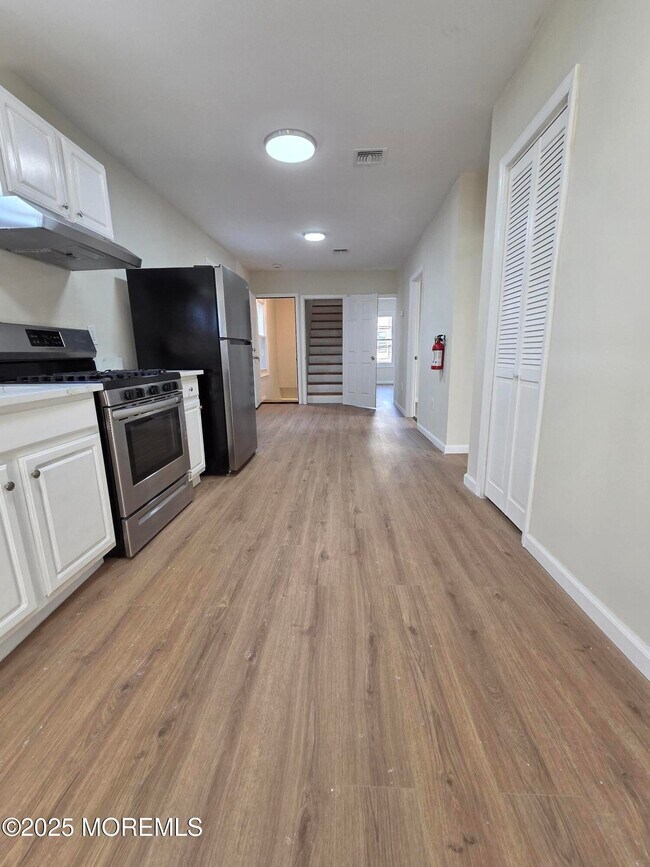 Building Photo - 216 Delaware St