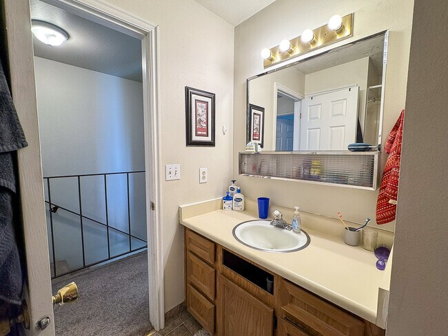 Building Photo - 515 N 200 E