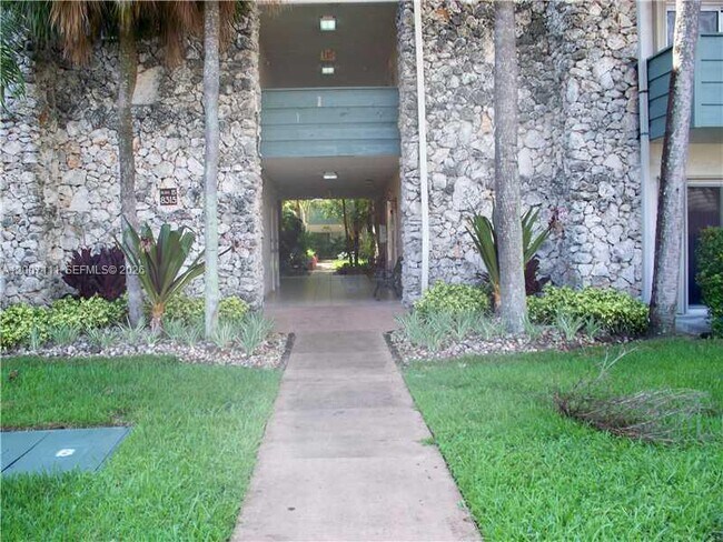 Building Photo - 8315 SW 72nd Ave