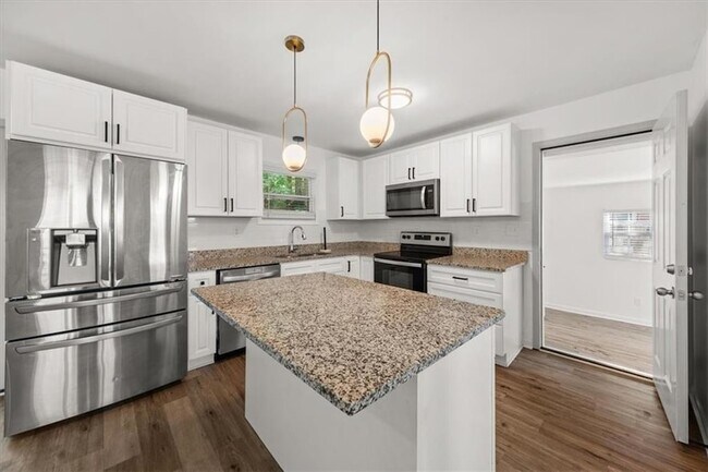 Building Photo - 5300 Binford Pl SW