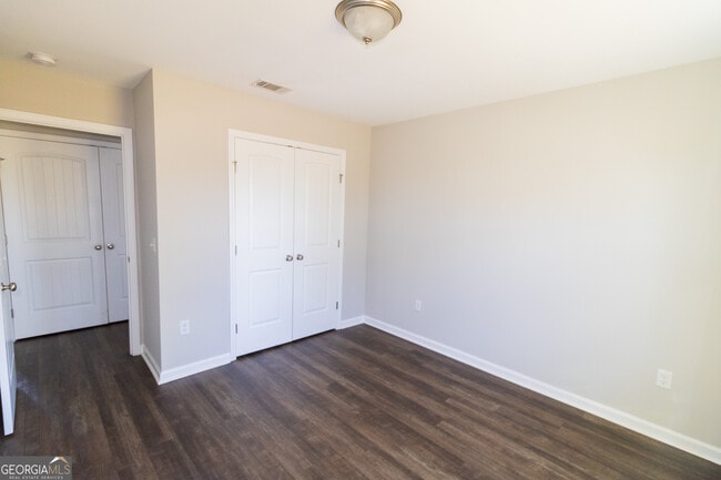 Building Photo - 218 Evans Ter