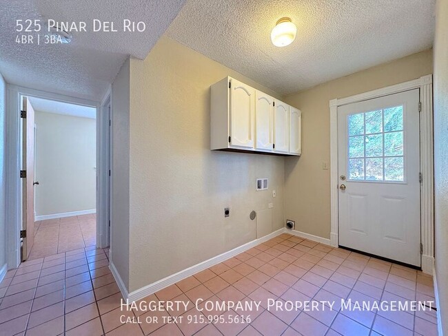 Building Photo - West El Paso 4 bed/3 bath refrig A/C Home!