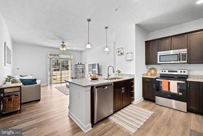 Building Photo - 3301 Rowen Ct