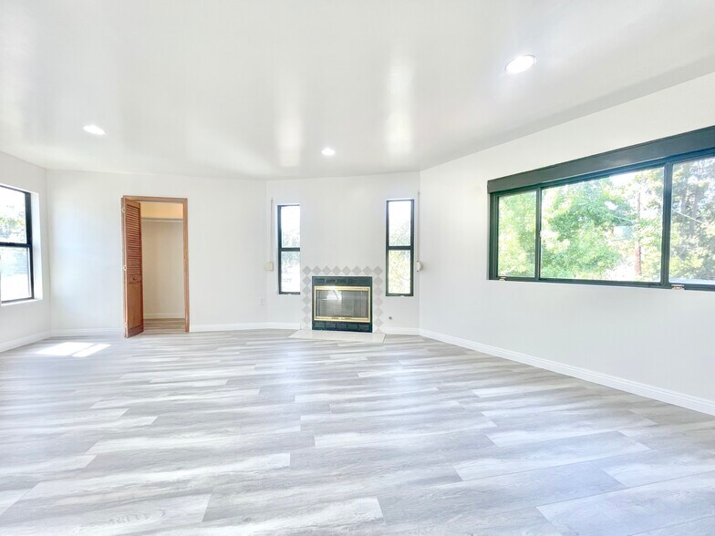 Building Photo - 4031 Berryman Ave