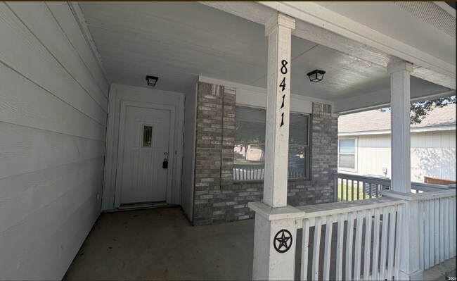 Building Photo - "Charming 3-Bedroom Oasis with 2 Full Baths in Converse, TX