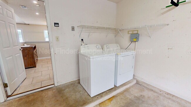 Building Photo - 4578 Blue Stream Ln N