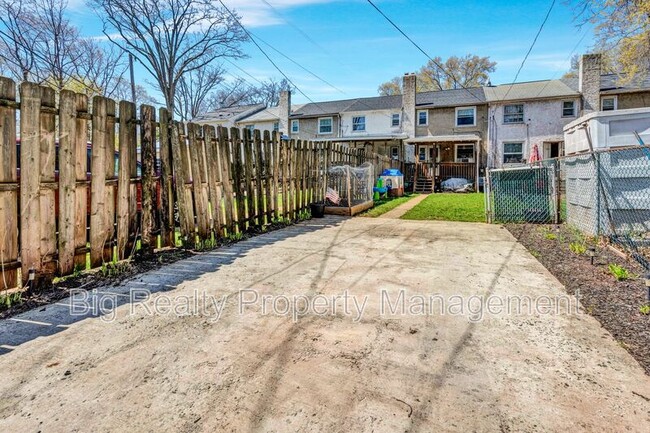 Building Photo - 178 Sunrise Dr