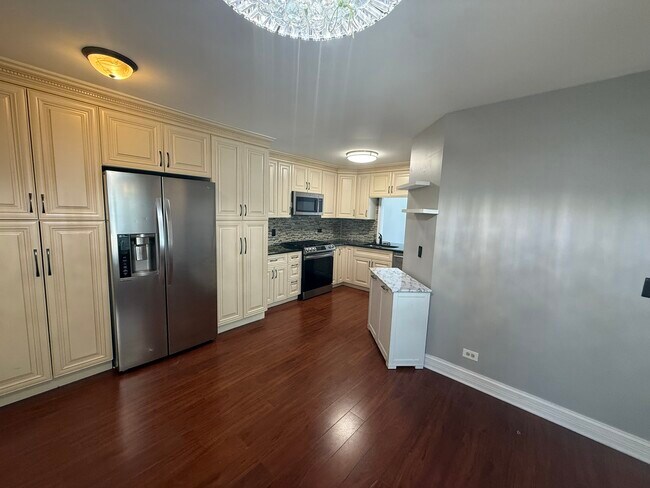 Building Photo - 230 Woodstone Cir
