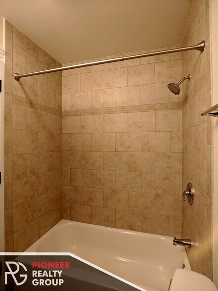 Building Photo - 535 W Arlington Pl