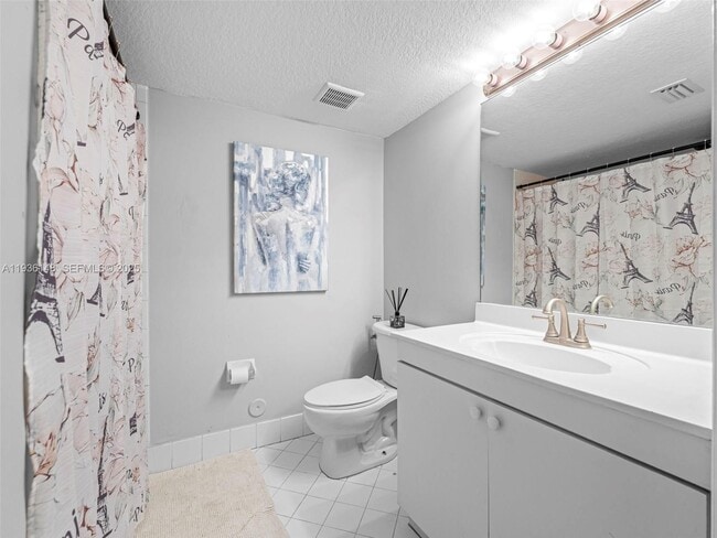 Building Photo - 1240 SE 31st Ct