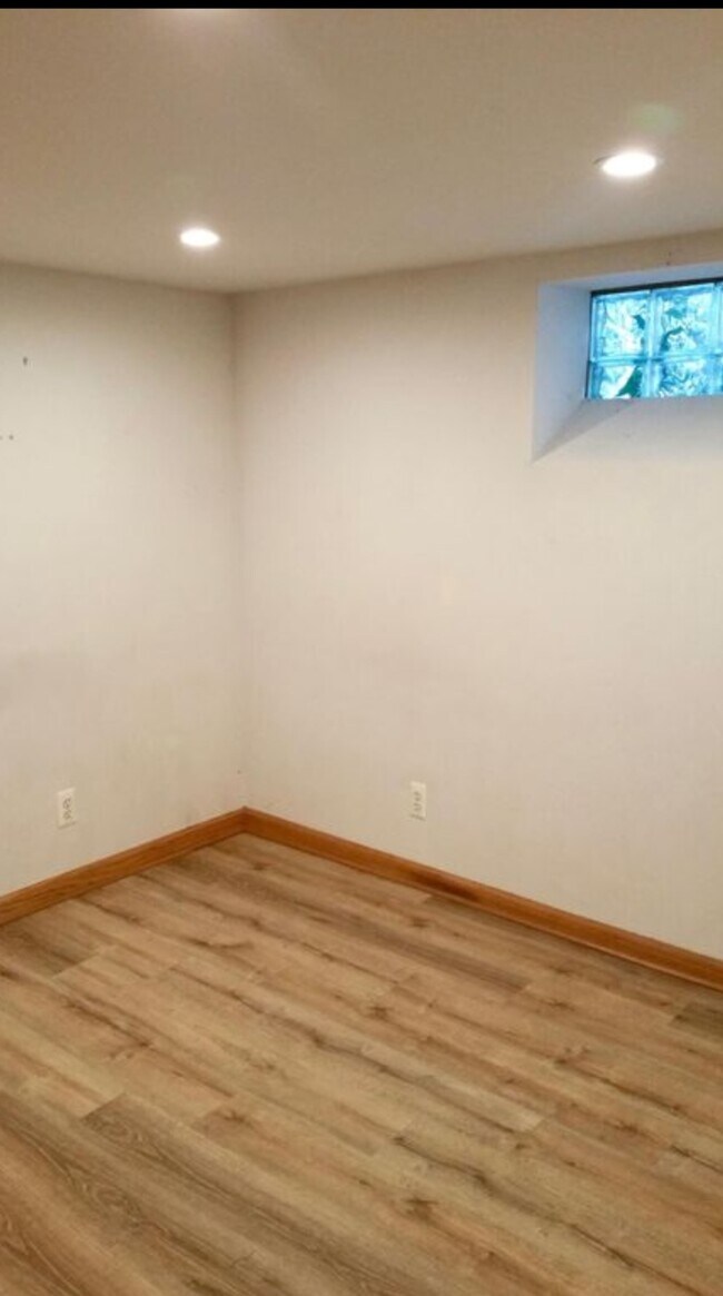 Building Photo - 1409 Gardenia Ave