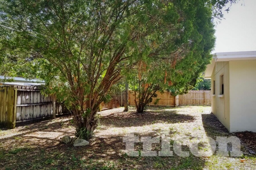 Building Photo - 1415 Wood Ave