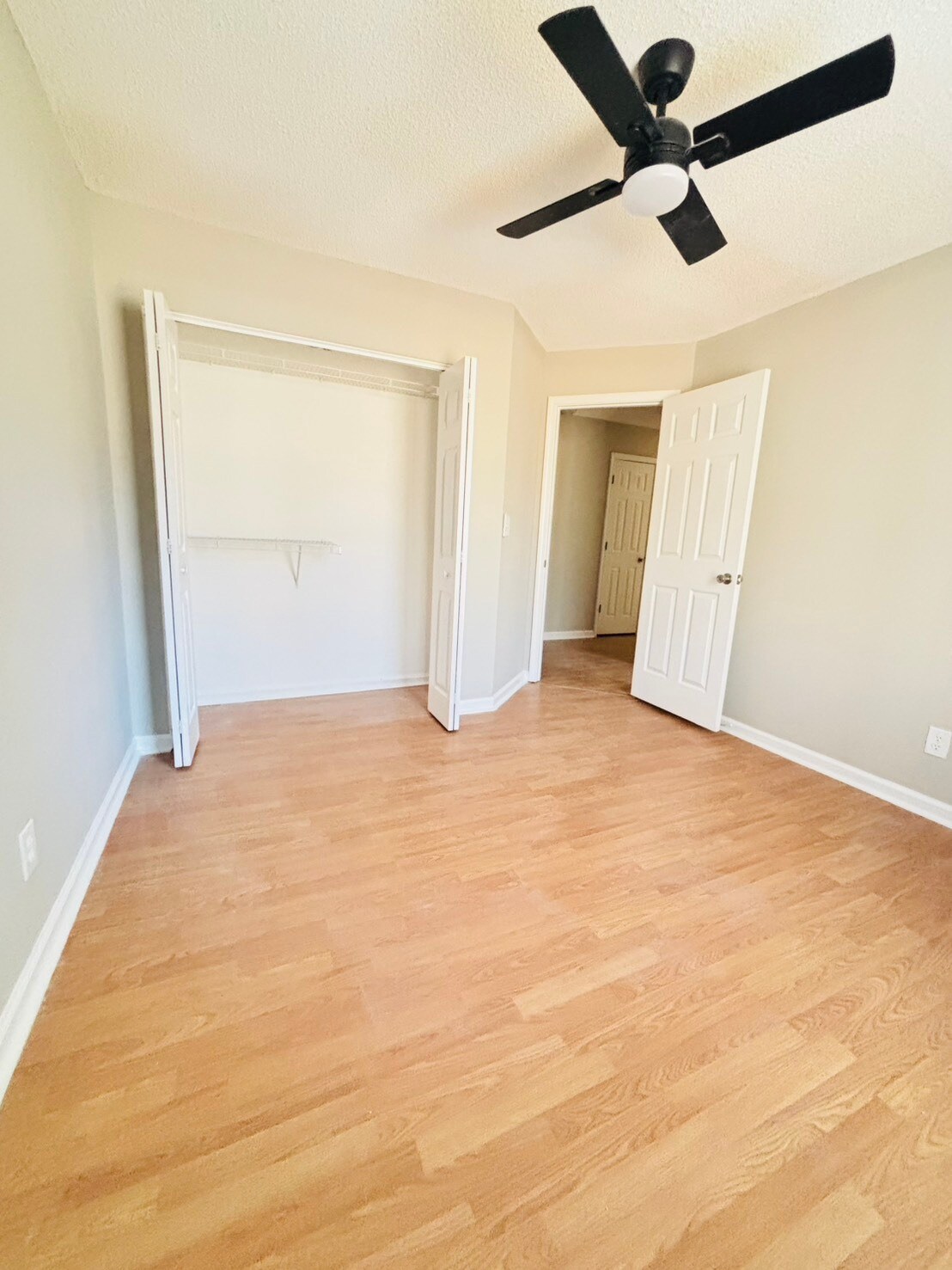 Building Photo - 180 Saint James Pl