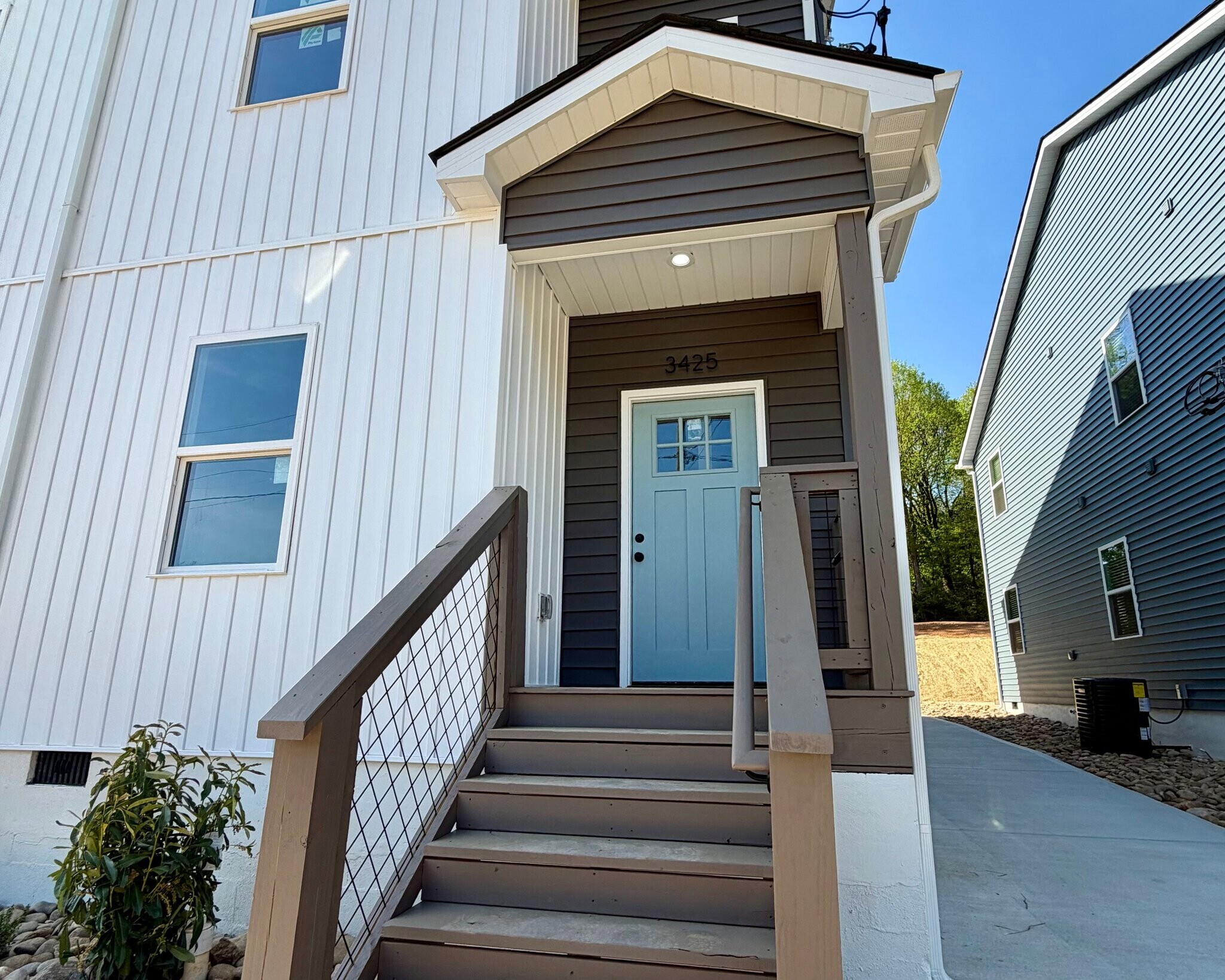 Building Photo - 3425 Garden Dr