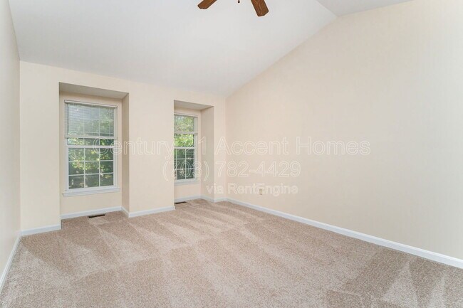 Building Photo - 16 Twin Lake Ct