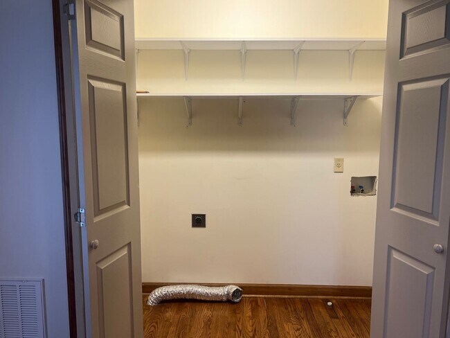 Building Photo - 1212 Ridgewood Ct
