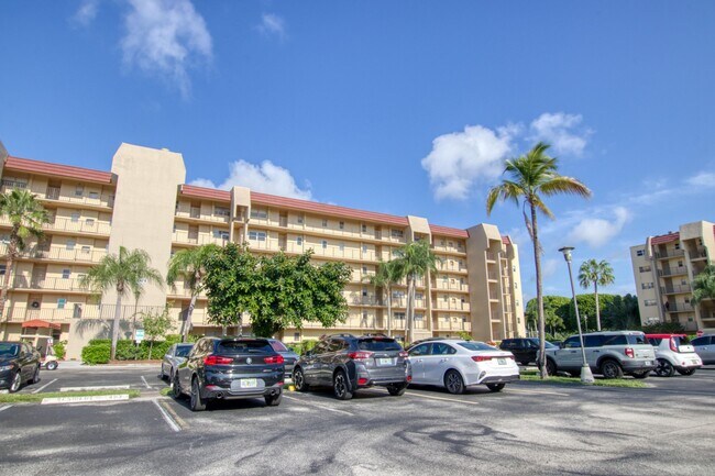 Building Photo - 3590 Via Poinciana