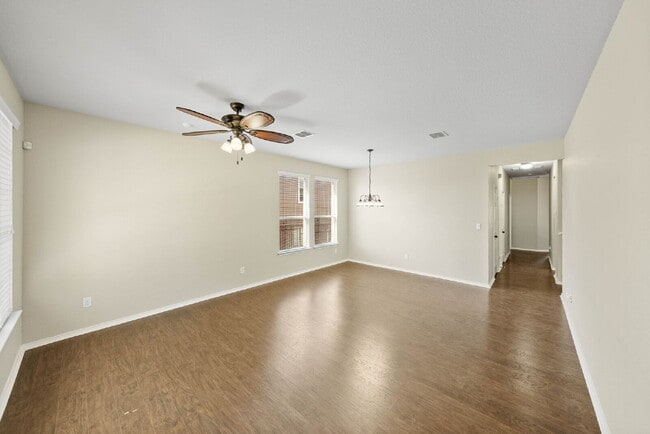 Building Photo - Flexible 5-Bedroom Rental Home in Alamo Ra...