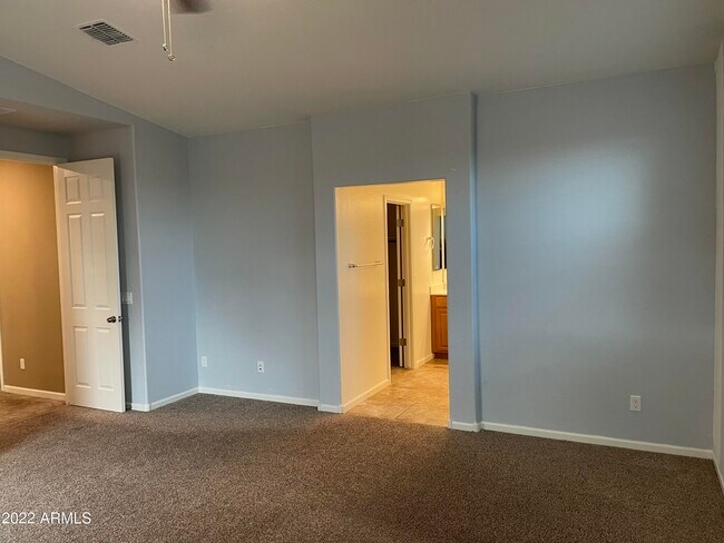 Building Photo - 69 S 195th Ln
