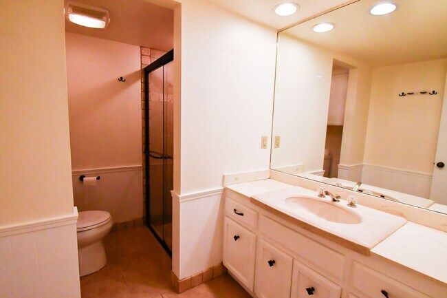 Building Photo - Charming 3-Bedroom Home in the Warrenton Neighborhood!