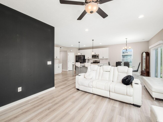 Building Photo - 7233 Celebration Dr