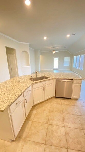 Building Photo - 5002 Naples Grove Ln