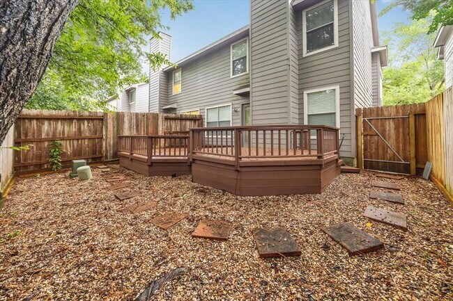 Building Photo - 227 Blushwood Pl