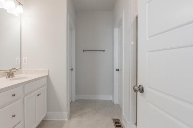 Building Photo - 2618 Lassen Dr