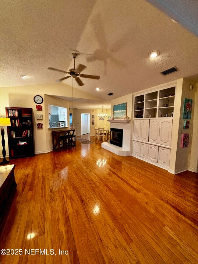 Building Photo - 109 Bay Hill Ct