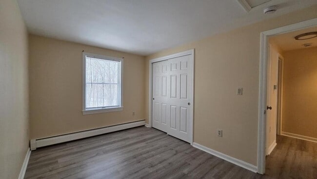 Building Photo - 27 N Main St