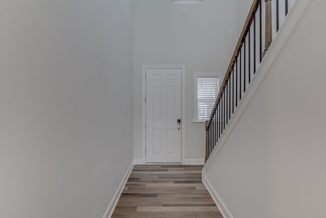 Building Photo - Light & Bright 4BR 3BA house in Tryon, Wak...