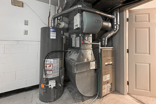 Building Photo - 922 N 122nd St