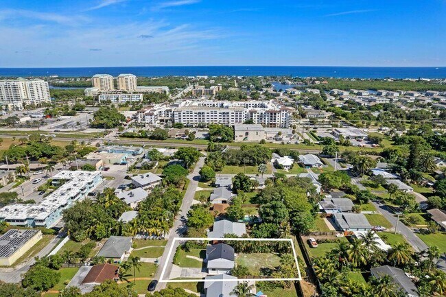 Building Photo - 212 SE 1st Ave