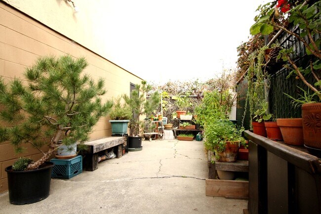 Building Photo - 38th & Shafter Apartments