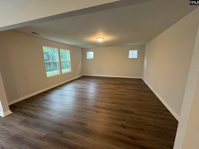 Building Photo - 3026 Hallsdale Dr