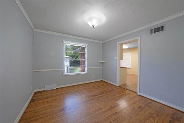 Building Photo - 302 Easton Rd