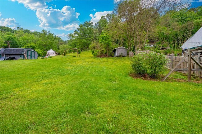 Building Photo - Walk to the Potomac River, Appalachian Trail, Great American Rail Trail, and the C&O National His...