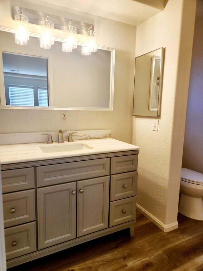 Building Photo - 9779 Mayfair St