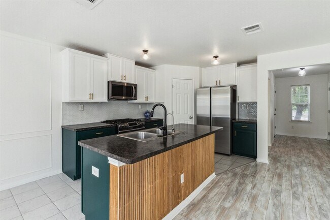 Building Photo - 137 Preston Trail