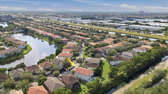 Building Photo - 1085 Center Stone Ln